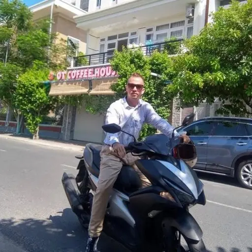 Dzmitryy Dzmitryy😇